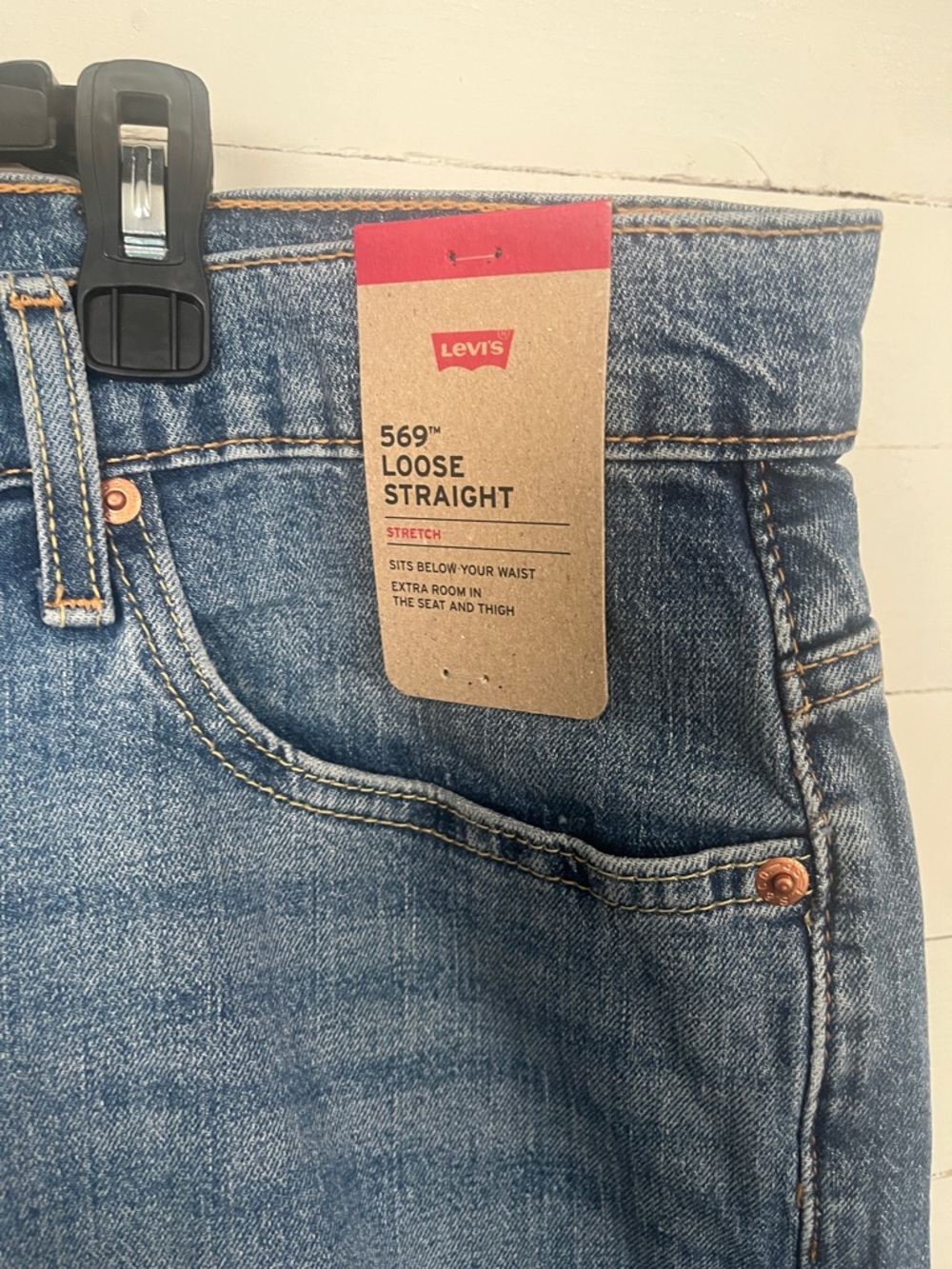 Levi's Men's 569 Straight Jeans in Medium Blue Wash 42x32 - Picture 2 of 5